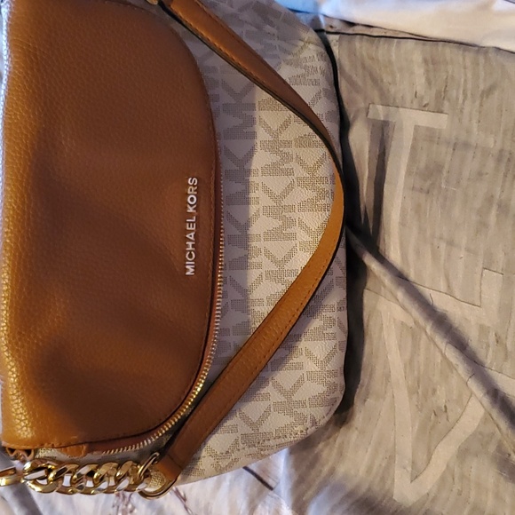 Michael Kors Handbags - Michael kors handbag